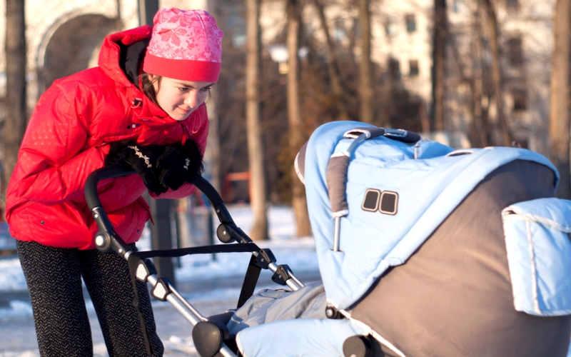 прогулка с новорожденным ребёнком зимой